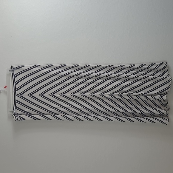 Max Studio Chevron Maxi Skirt in Navy and White Size Med - Picture 2 of 4